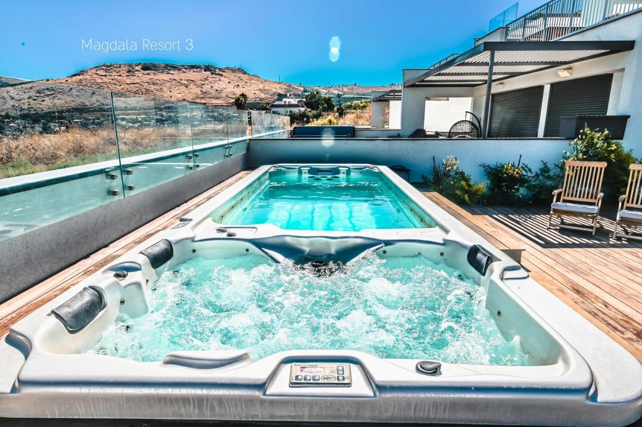 Yalarent Magdala Resort- Luxury Suites With Pool Or Jacuzzi With Sea View Migdal Exterior photo